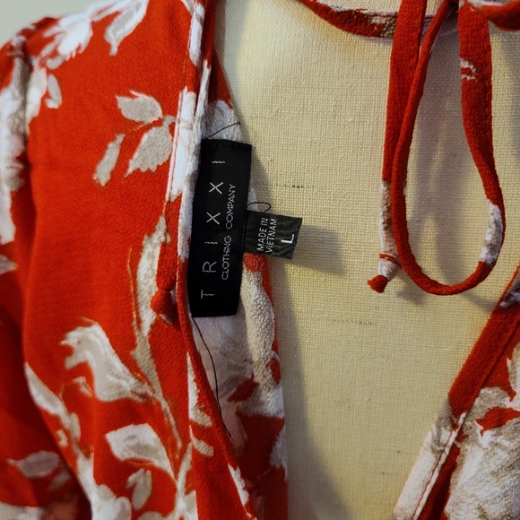 🌸 Floral faux wrap romper dress - Picture 3 of 6